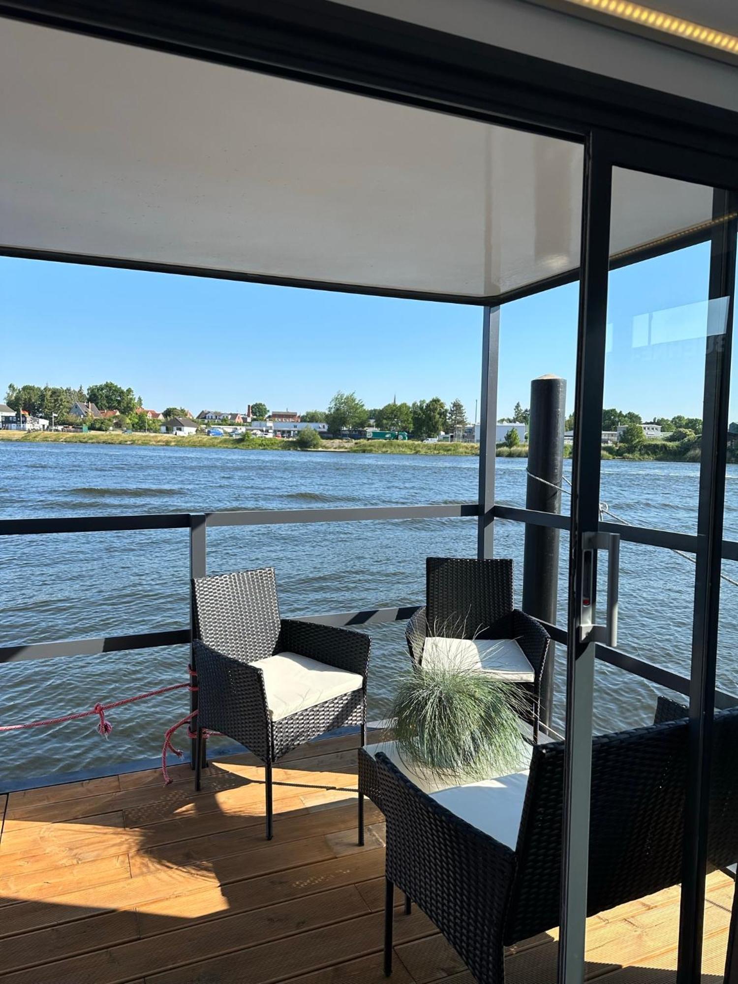 Premium Hausboot Trave Traum Apartment Lubeck Exterior photo