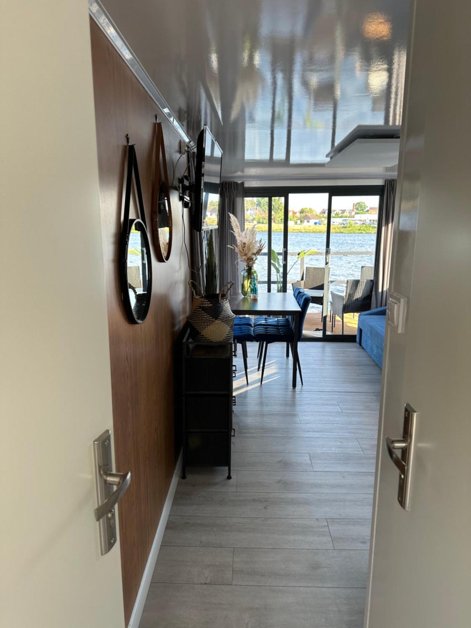 Premium Hausboot Trave Traum Apartment Lubeck Exterior photo